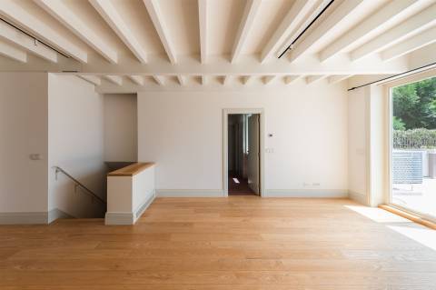 Excelente T2 Duplex com vista de rio em zona histórica