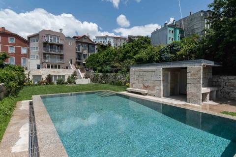 Excelente T2 Duplex com vista de rio em zona histórica