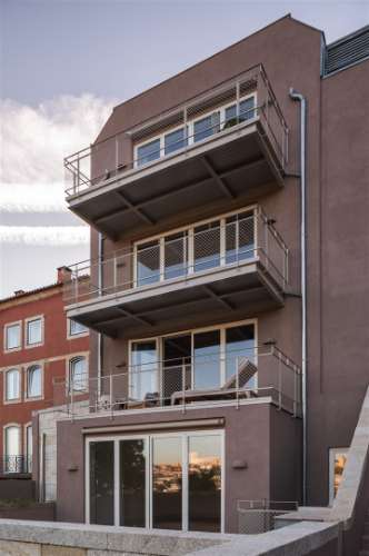 Excelente T2 Duplex com vista de rio em zona histórica