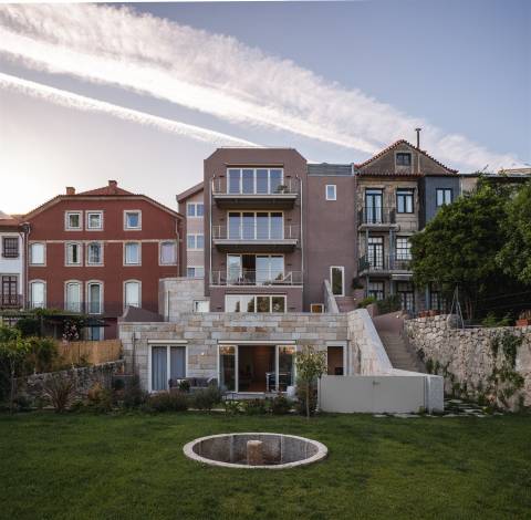 Excelente T2 Duplex com vista de rio em zona histórica