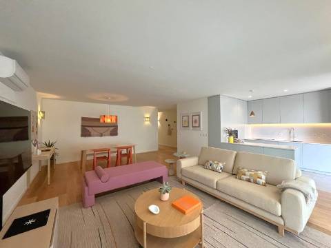 T3 em condomínio privado c/ piscina e padel