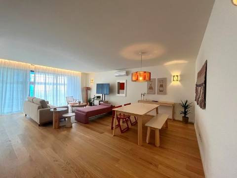 T3 em condomínio privado c/ piscina e padel