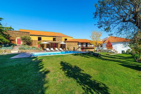 Moradia T5 c/ piscina no norte de Portugal