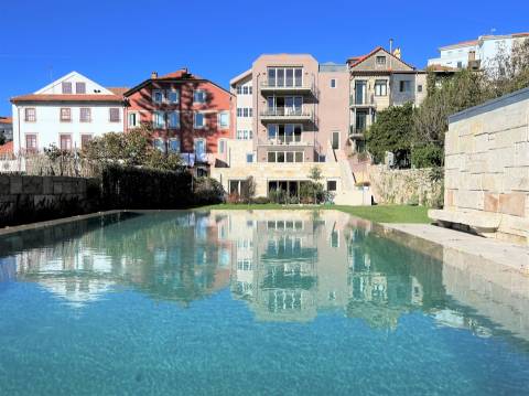 T4 com vista rio em condomínio privado com piscina e jardim