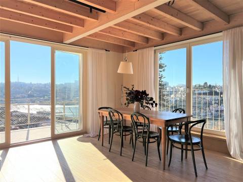 T4 com vista rio em condomínio privado com piscina e jardim