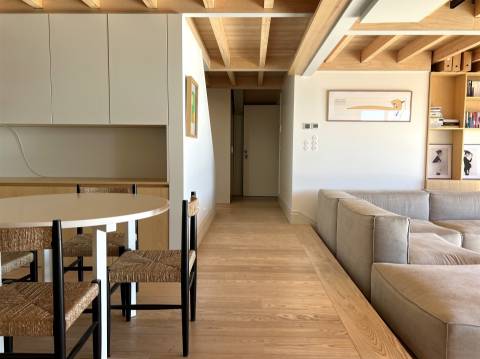 T4 com vista rio em condomínio privado com piscina e jardim