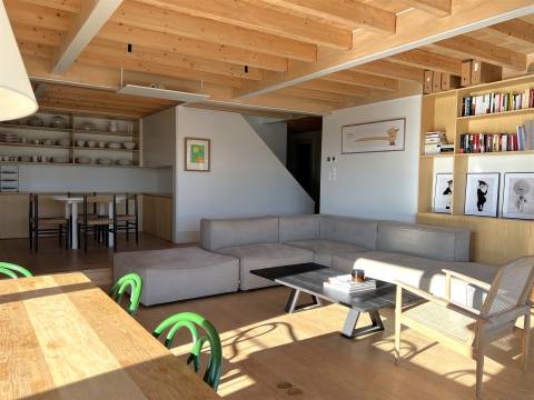 T4 com vista rio em condomínio privado com piscina e jardim