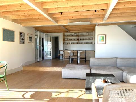 T4 com vista rio em condomínio privado com piscina e jardim