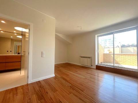 T2 remodelado nos Pinhais da Foz p/ alugar