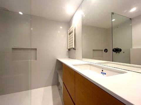 T2 remodelado nos Pinhais da Foz p/ alugar