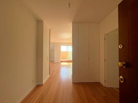 T2 remodelado nos Pinhais da Foz p/ alugar