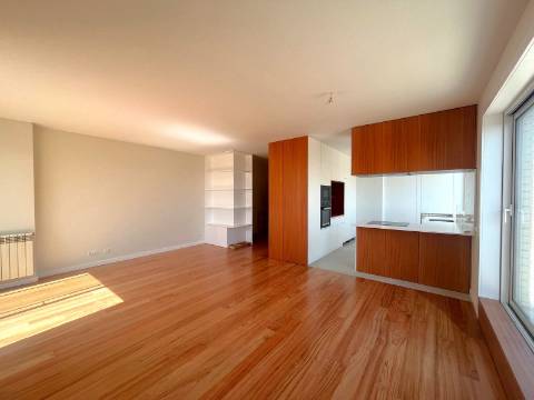 T2 remodelado nos Pinhais da Foz p/ alugar