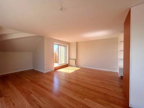 T2 remodelado nos Pinhais da Foz p/ alugar