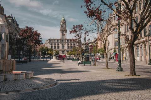 T2 c/ terraço novo na baixa do Porto