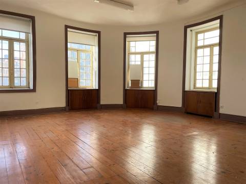 Escritório na Av. dos Aliados