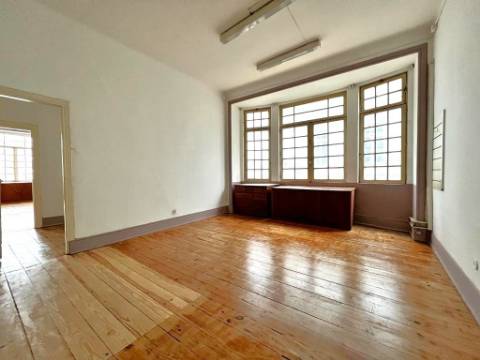 Escritório na Av. dos Aliados