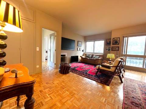 T2 c/ varanda e vista parcial mar na Foz