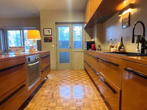 T2 c/ varanda e vista parcial mar na Foz