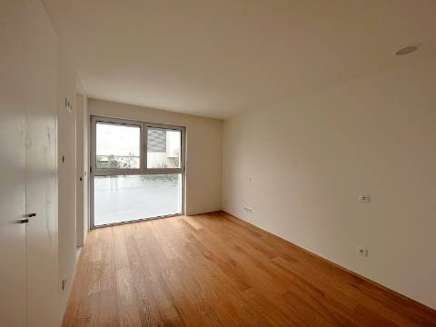 Moradia T3+1 na zona da Vilarinha no Porto