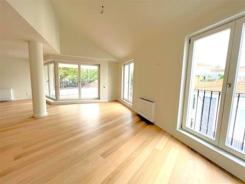 T4 duplex na Foz Velha c terraço