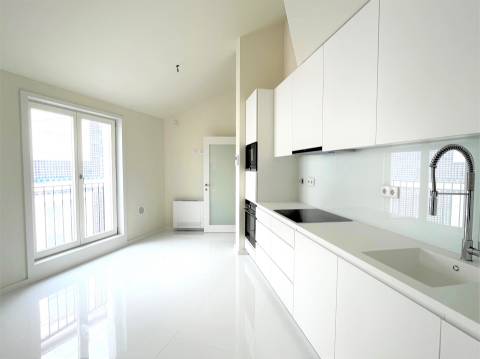 T4 duplex na Foz Velha c terraço