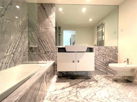 T4 duplex na Foz Velha c terraço