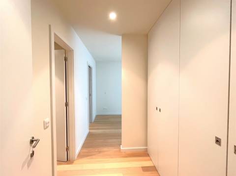 T4 duplex na Foz Velha c terraço