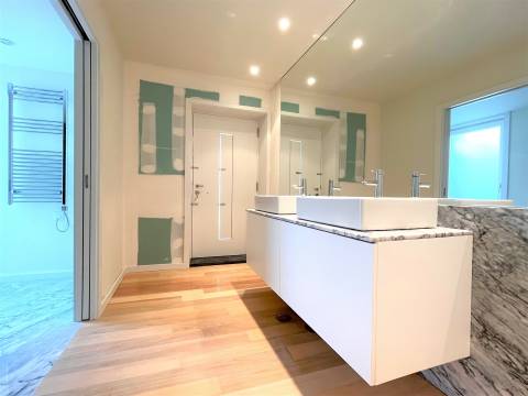 T4 duplex na Foz Velha c terraço