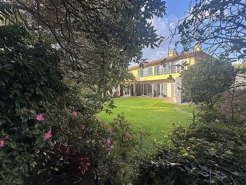 Moradia imponente em Bairro de excelência entre a Boavista e o Campo Alegre