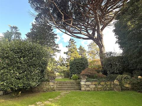 Moradia imponente em Bairro de excelência entre a Boavista e o Campo Alegre