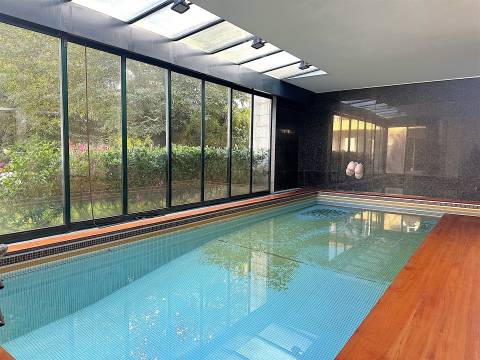 Moradia imponente em Bairro de excelência entre a Boavista e o Campo Alegre