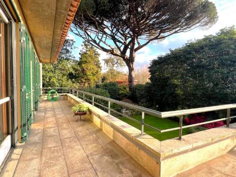 Moradia imponente em Bairro de excelência entre a Boavista e o Campo Alegre