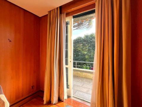 Moradia imponente em Bairro de excelência entre a Boavista e o Campo Alegre