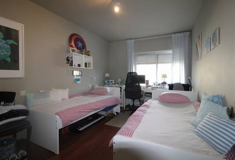 T3+1 em Foz do Douro no ultimo piso.