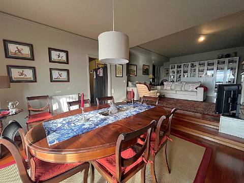 T3+1 em Foz do Douro no ultimo piso.