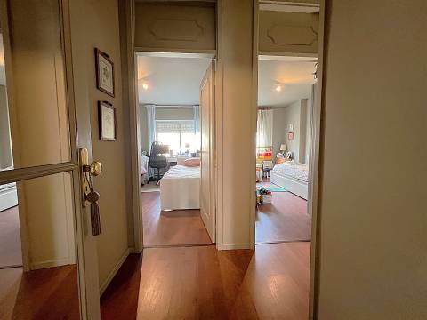 T3+1 em Foz do Douro no ultimo piso.