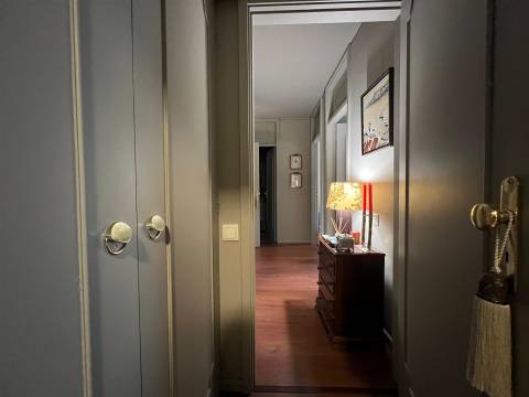 T3+1 em Foz do Douro no ultimo piso.