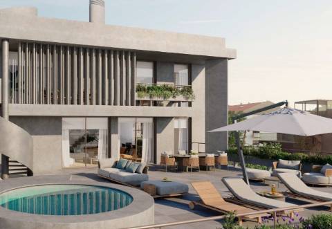 T4 duplex c/ terraço à Marechal Gomes da Costa