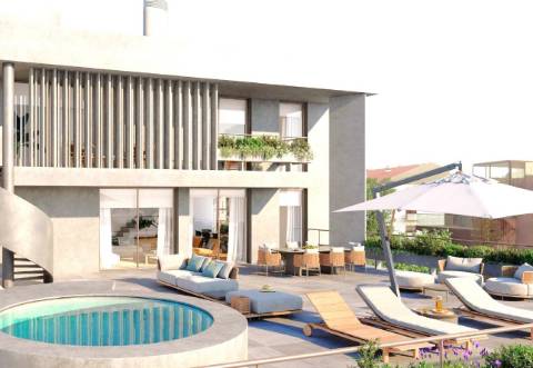 T4 duplex c/ terraço à Marechal Gomes da Costa