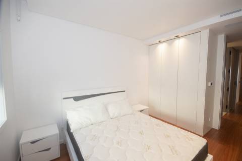 T3 c/ varanda p/ o mar na Av. Brasil na Foz do Douro