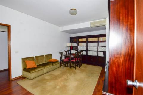 Escritório T7 c/ garagem no centro do Porto