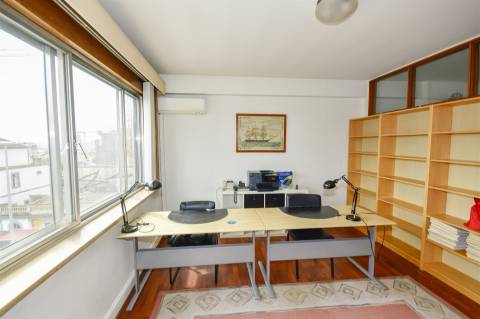 Escritório T7 c/ garagem no centro do Porto