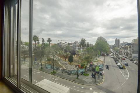 Escritório T7 c/ garagem no centro do Porto