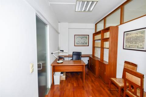 Escritório T7 c/ garagem no centro do Porto