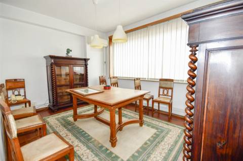 Escritório T7 c/ garagem no centro do Porto