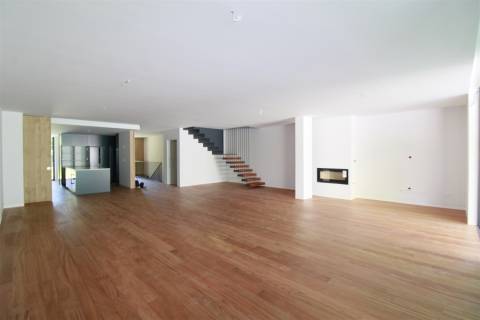 Moradia T4 Duplex de Luxo com Piscina Privada na Foz do Douro