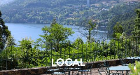 Solar abrasonado T9 do séc XVIII c/ Capela perto do Porto