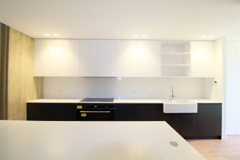 Moradia T4 Duplex de Luxo com Piscina Privada na Foz do Douro