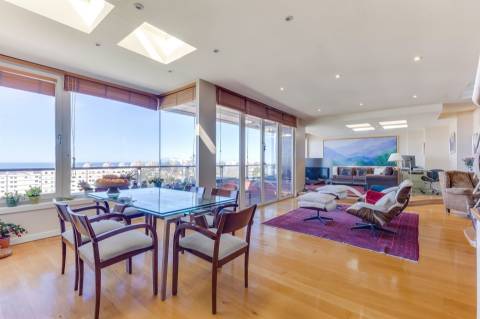 T3 duplex nos Pinhais da Foz com terraço e com vistas mar