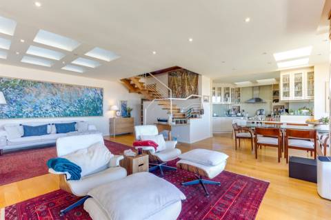 T3 duplex nos Pinhais da Foz com terraço e com vistas mar